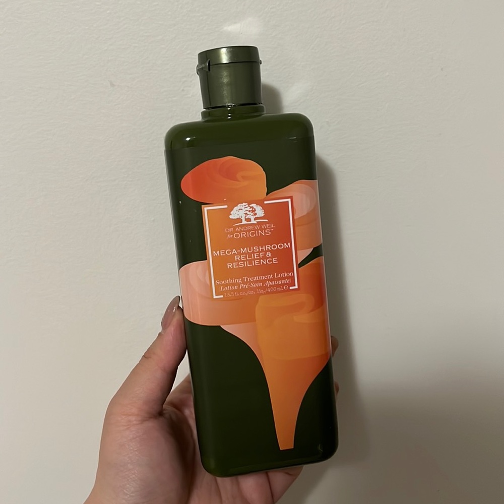 ORIGINS  Mega-Mushroom Relief & Resilience Soothing Treatment Lotion 400ml